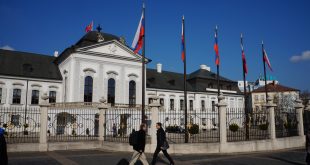 Президентски дворец - Словакия